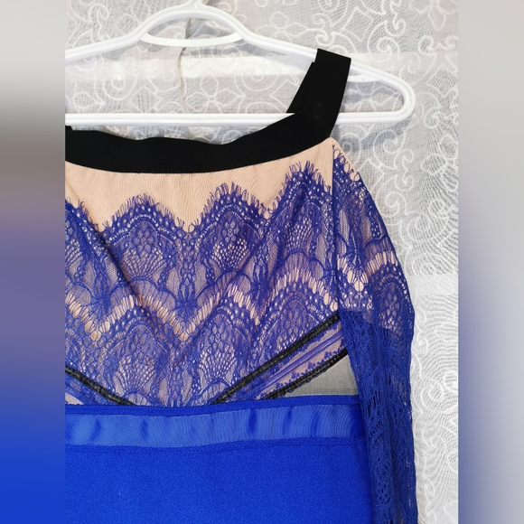 Kloss Up Dress in Nude/Black/Cobalt Blue - Picture 4 of 5